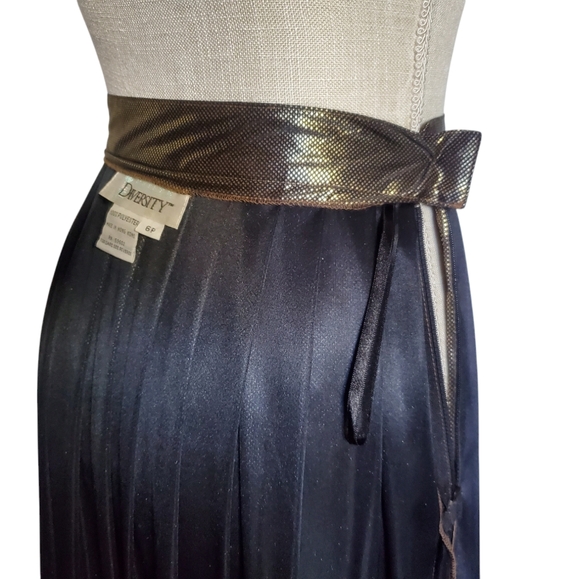 Diversity Petite Gold Metalik Pleated Midi Skirt, 6P size - Picture 12 of 13